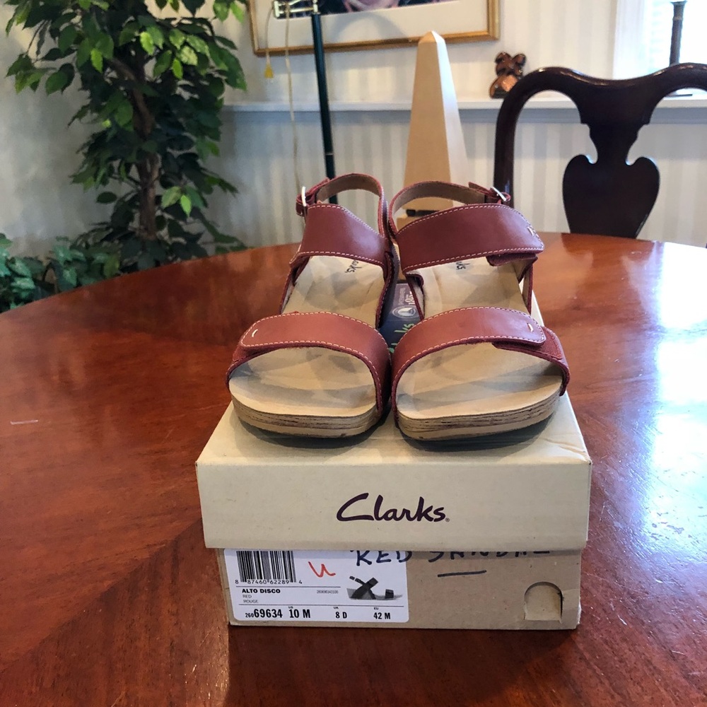 Clark’s red sandals size 10